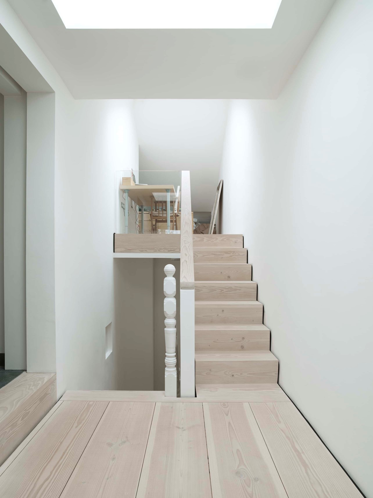 douglas floor lye white soap macdonald wright residence bedroom dinesen.jpg