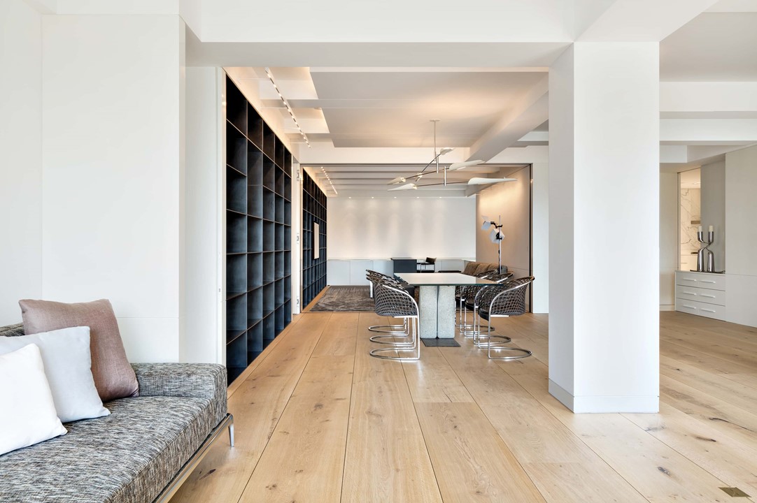 solid-oak-flooring_natural-oil_central-park_living-room_dinesen_02.jpg