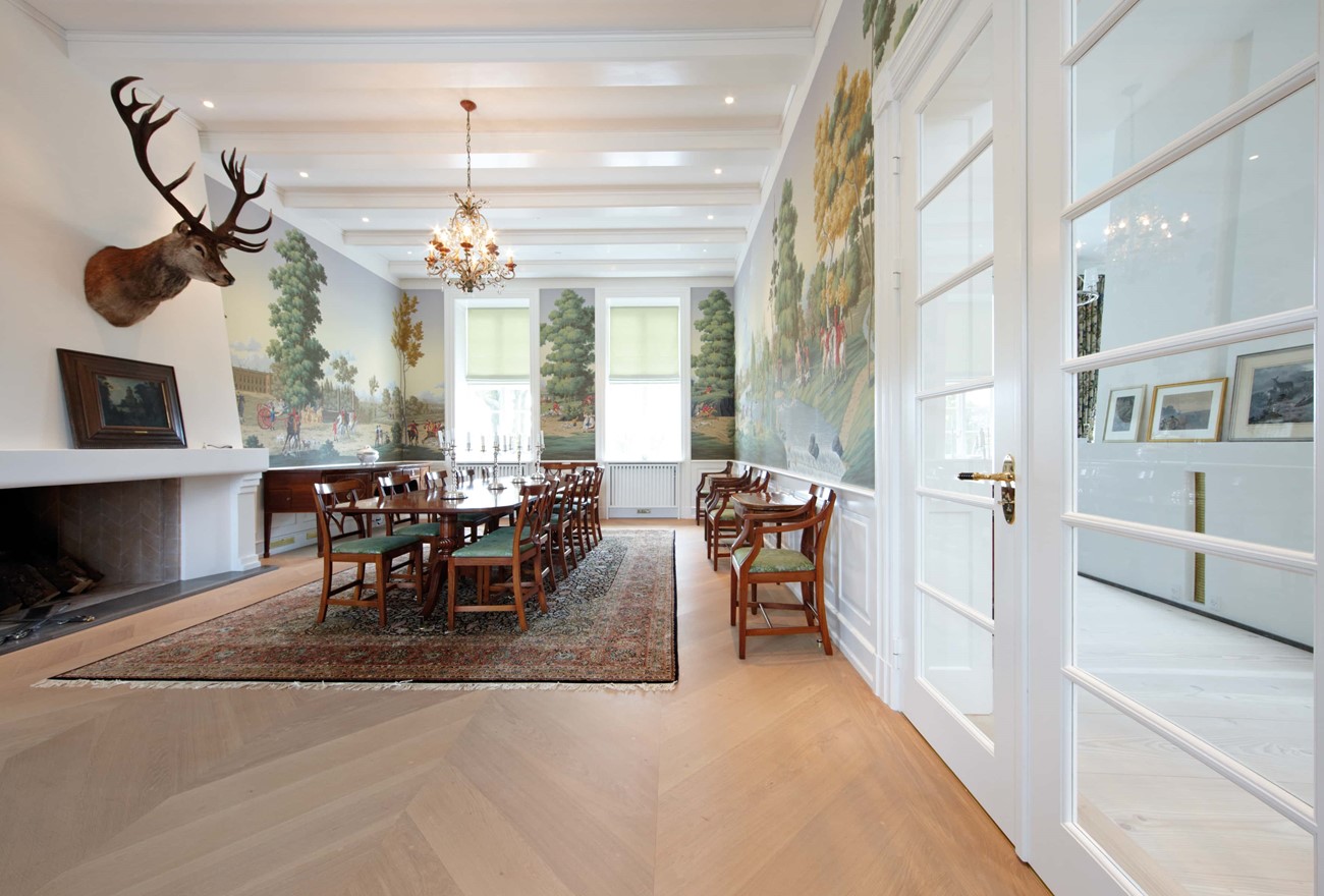 douglas-chevron-pattern-flooring_white-oil_danish-estate_dining-room_dinesen_02.jpg