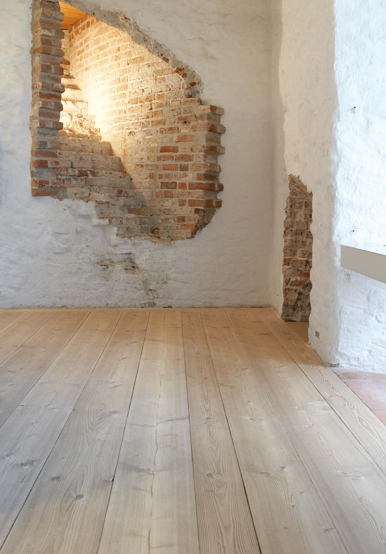 douglas fir floor untreated sonderborg castle hallway dinesen.jpg