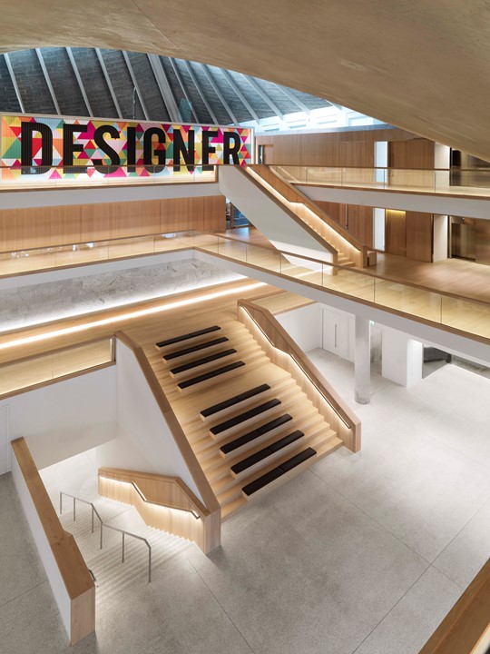 oak-flooring-grandoak_light-oil-laquer_the-design-museum_dinesen_02.jpg