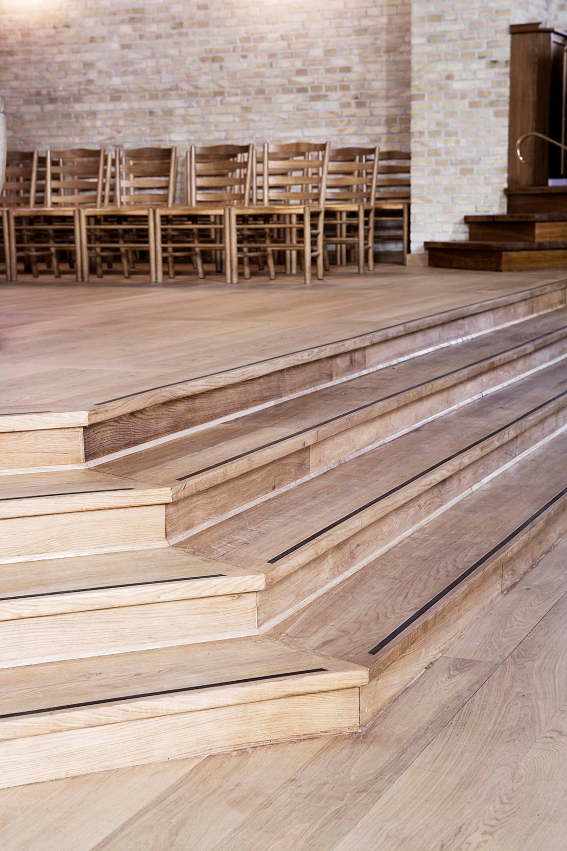 oak wood flooring hellerup church dinesen.jpg