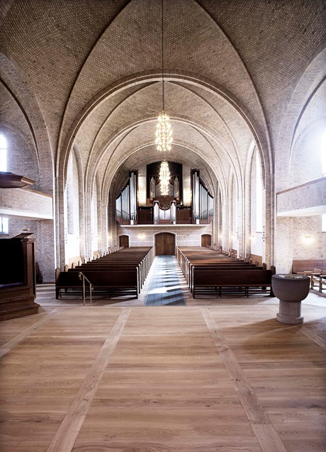 oak wood flooring hellerup church dinesen 03.jpg