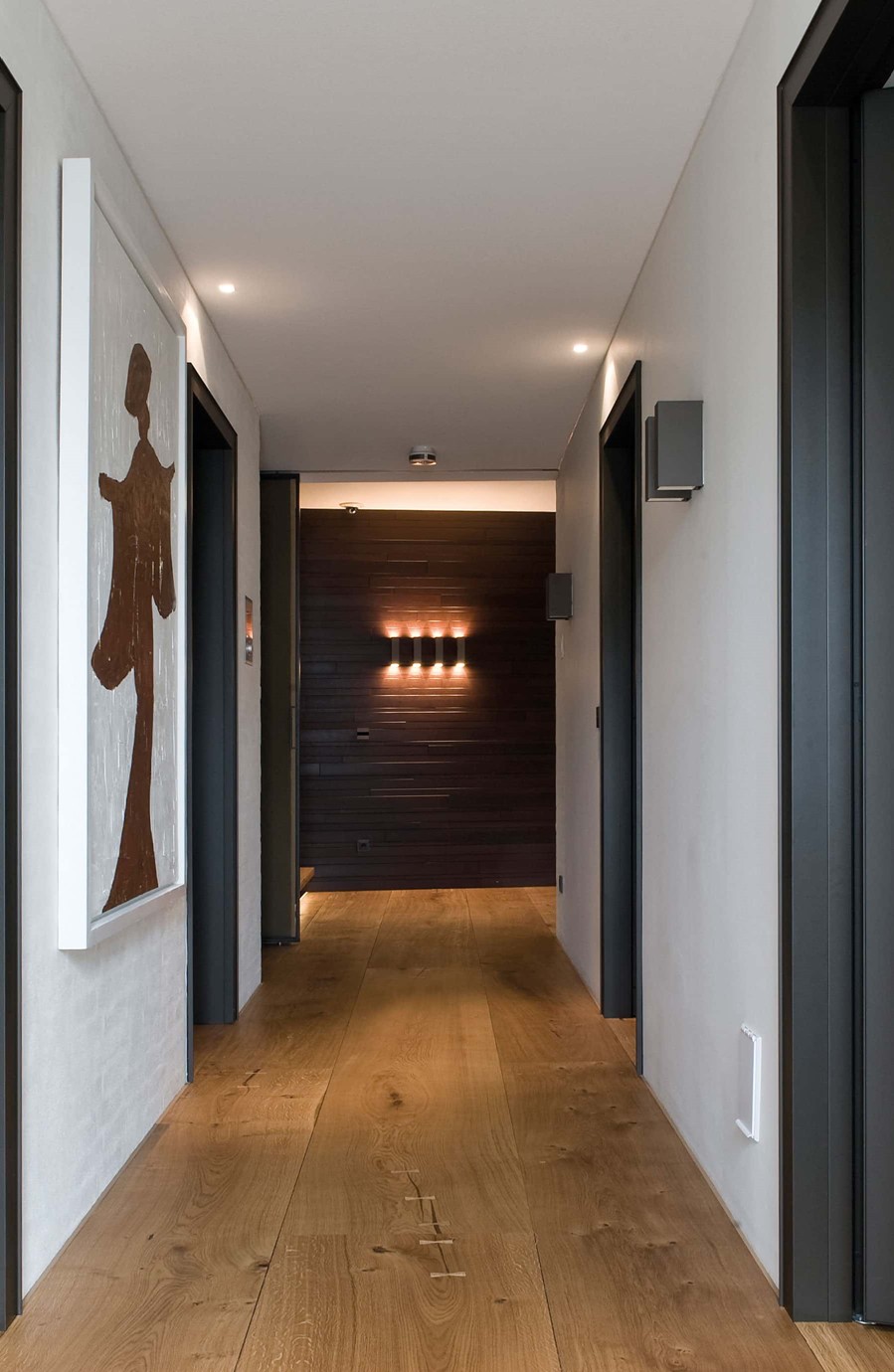 oak-hardwood-floors-heartoak_natural-oil_strib-residence_hallway_dinesen.jpg