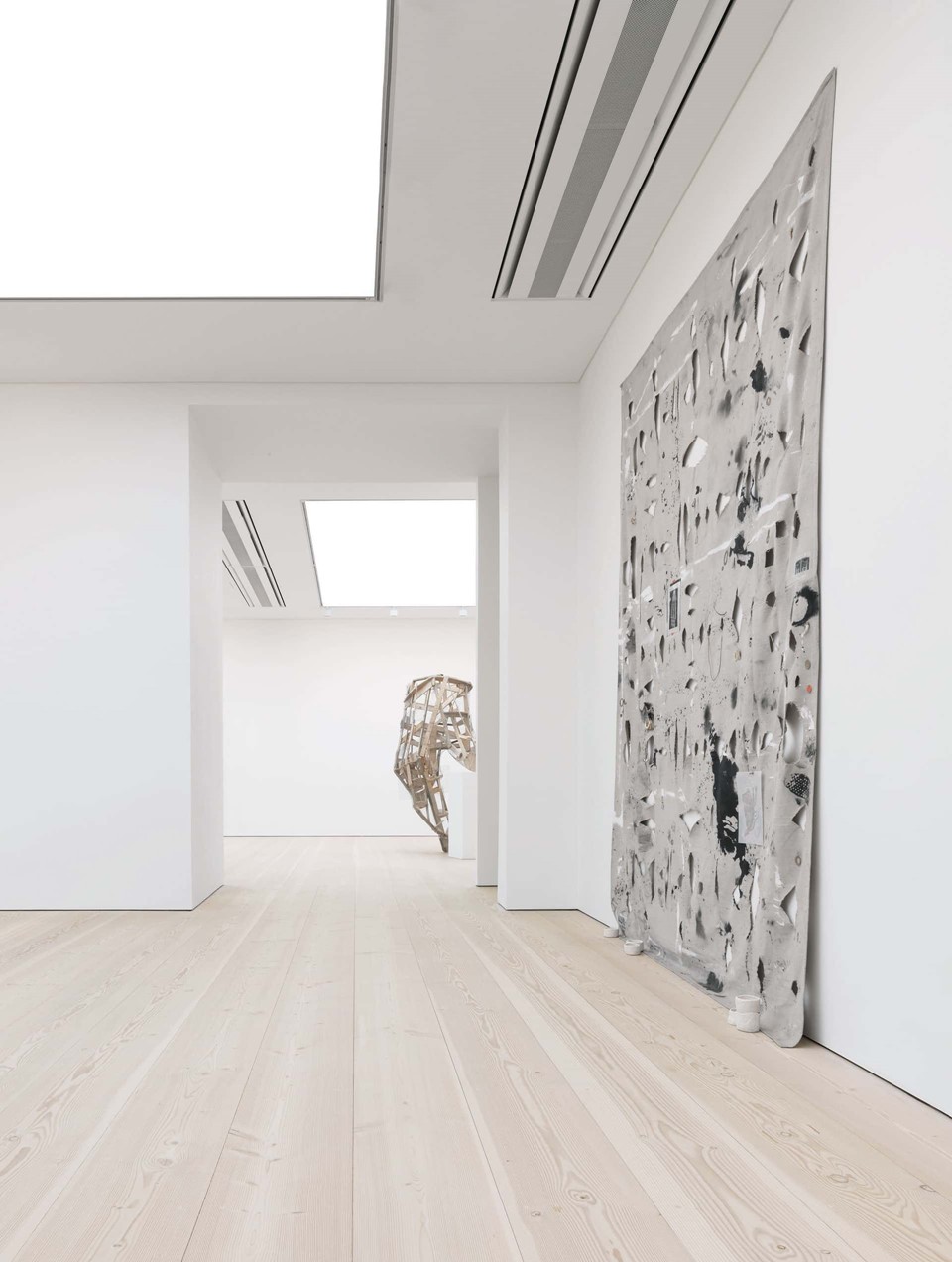 douglas-fir-flooring_lye-white-soap_saatchi-gallery_sculpture_dinesen_02.jpg