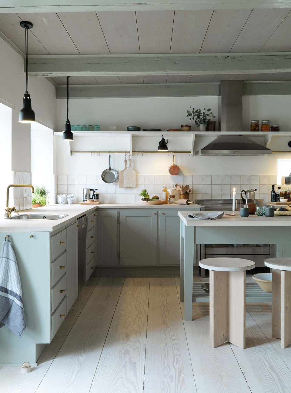 douglas fir floor lye white soap underfloor heating kitchen dinesen country home.jpg