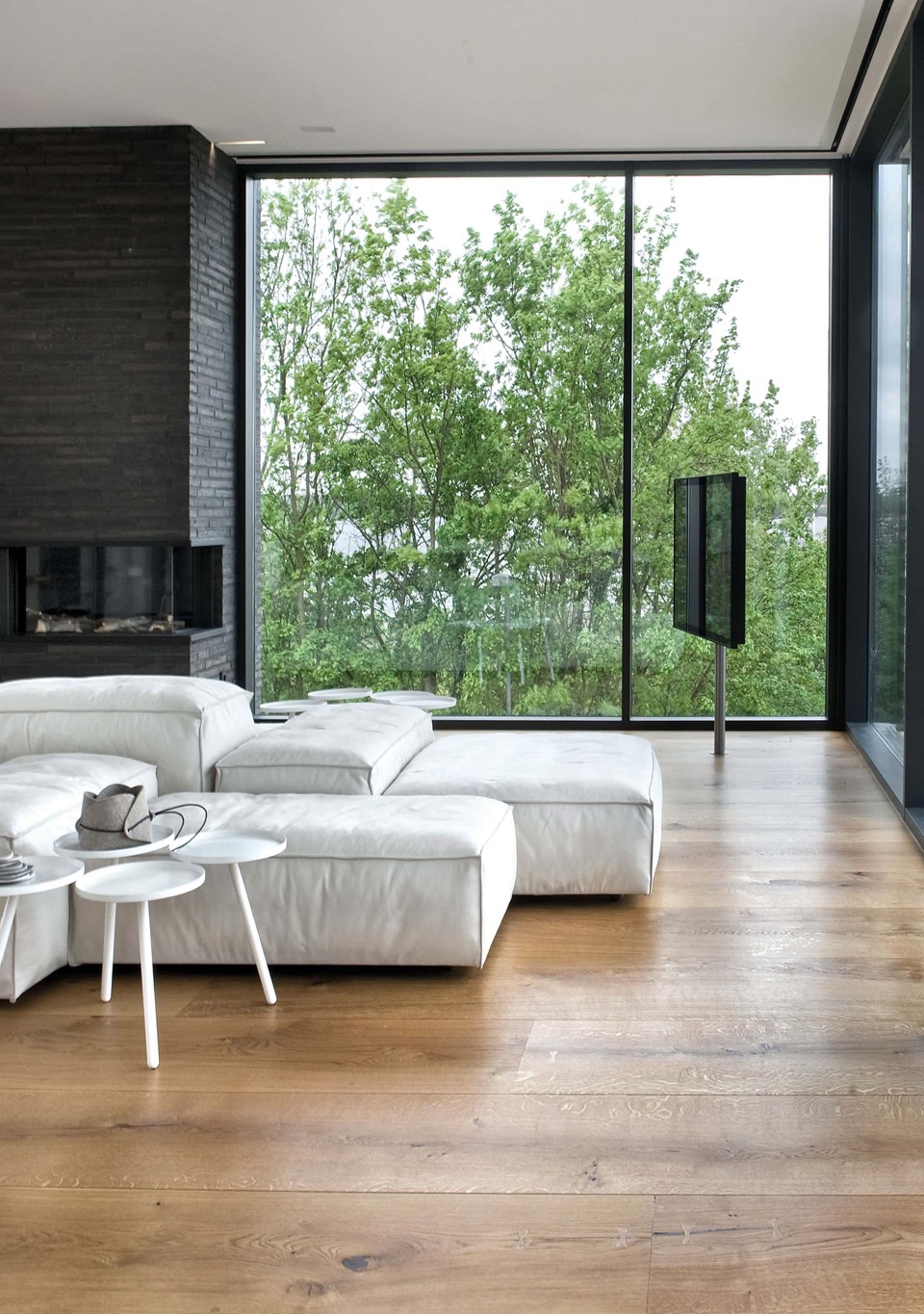 oak-hardwood-floors-heartoak_natural-oil_strib-residence_living-room2_dinesen.jpg