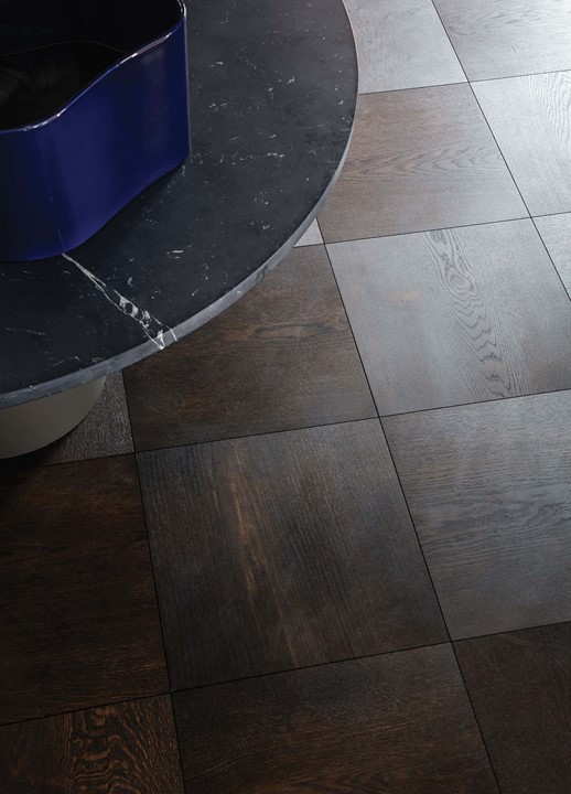 oak-planks-grandpattern-square_mejlborg-aarhus-showroom_flooring_dinesen.jpg