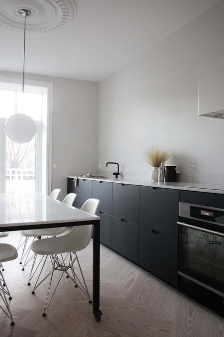 douglas-flooring-herringbone_lye-white-oil_elisabeth-heier_kitchen_dinesen_03.jpg