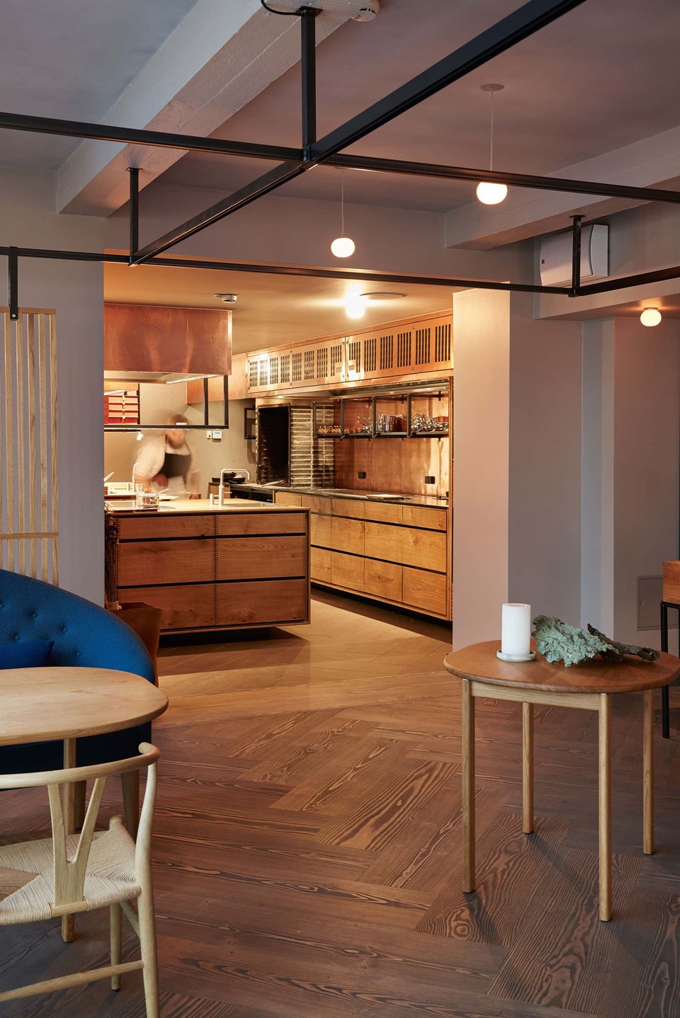 herringbone-douglas-dark-flooring_antracite-grey-oil_kadeau-restaurant-copenhagen_dining_dinesen_03.jpg