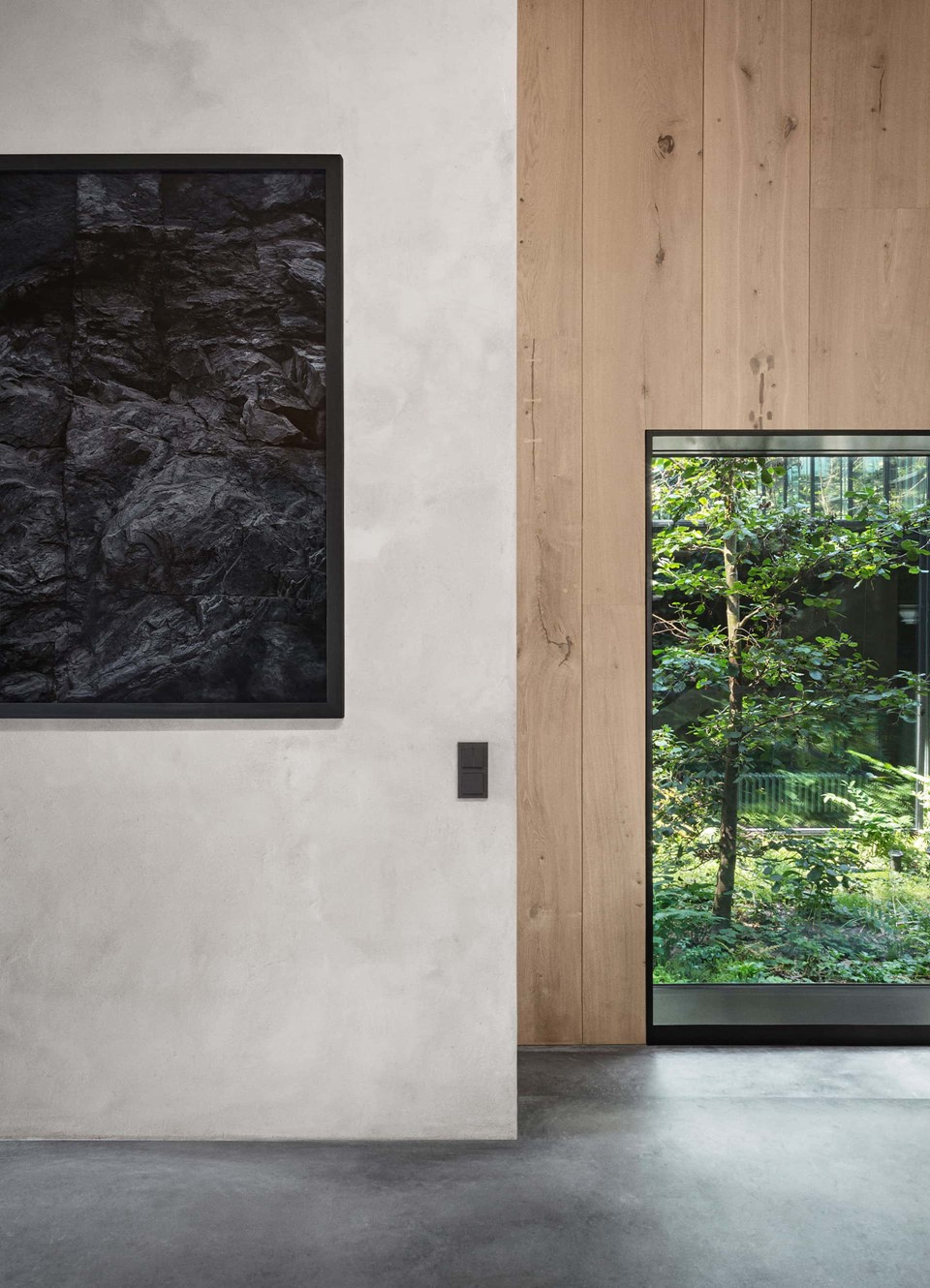 oak-hardwood-wall-cladding-heartoak_natural-oil_peters-house_window-frame_dinesen.jpg