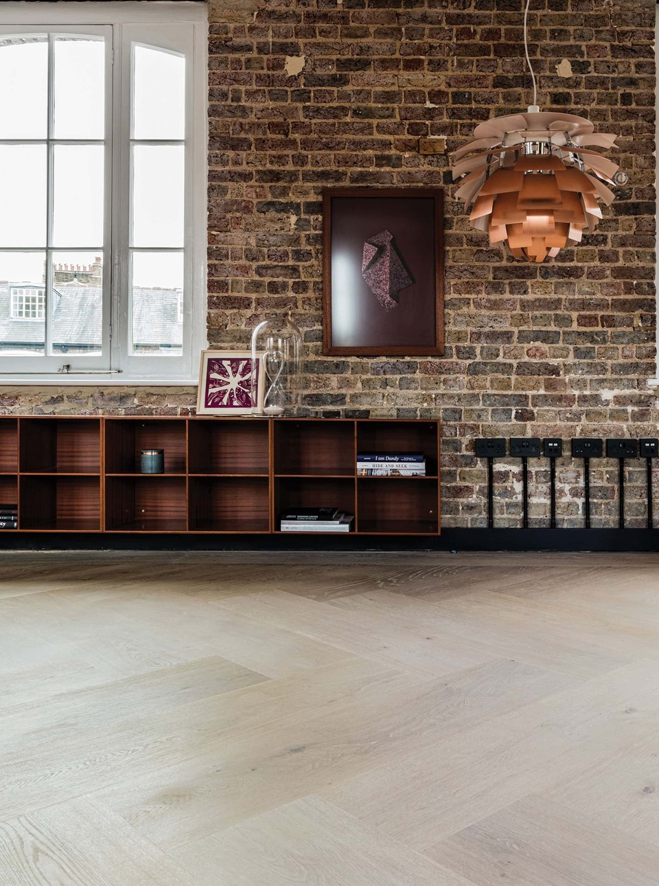 oak-herringbone-floor_light-oil_carl-hansen-showroom-london_dinesen_05.jpg