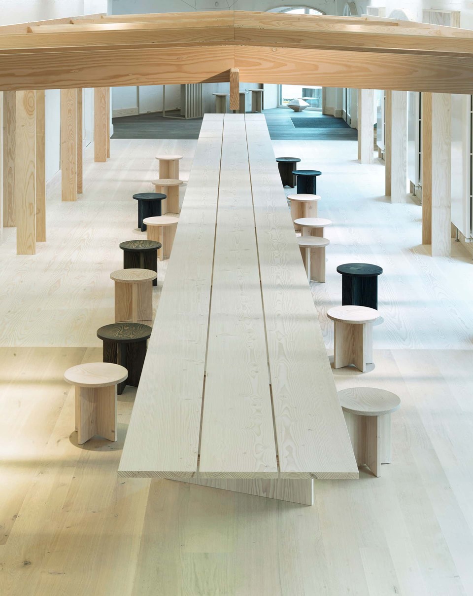 douglas-floor_lye-and-white-soap_dinesen-showroom-copenhagen_plank-table_dinesen.jpg