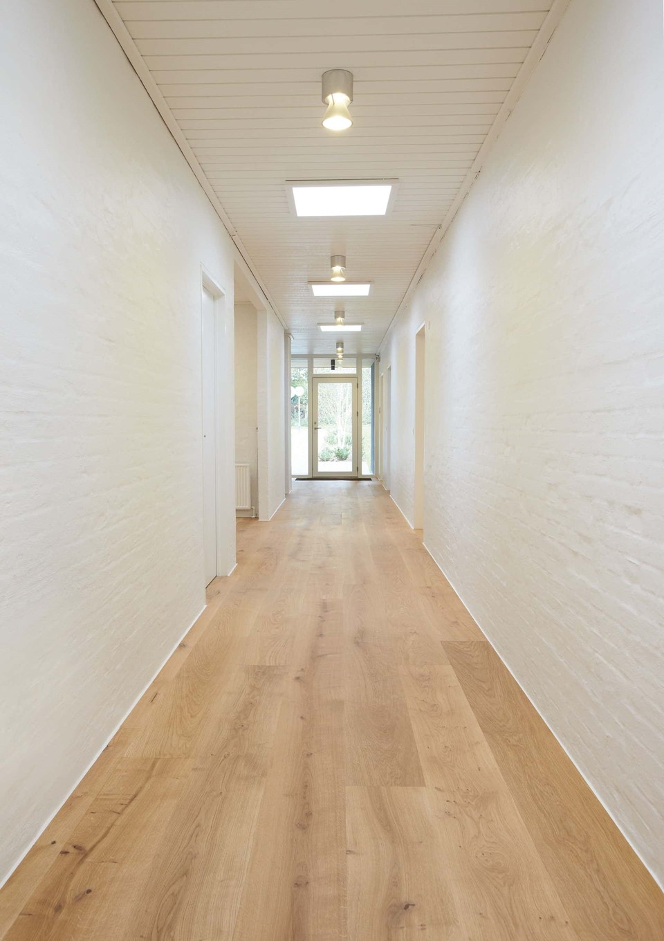dinesen-oak-natural_natural-oil_nicholaisen_hallway_dinesen.jpg