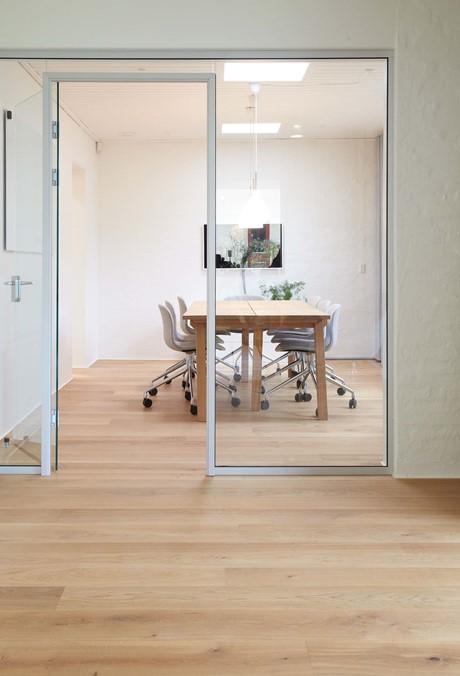 dinesen-oak-natural_natural-oil_nicholaisen_meeting-room_dinesen.jpg