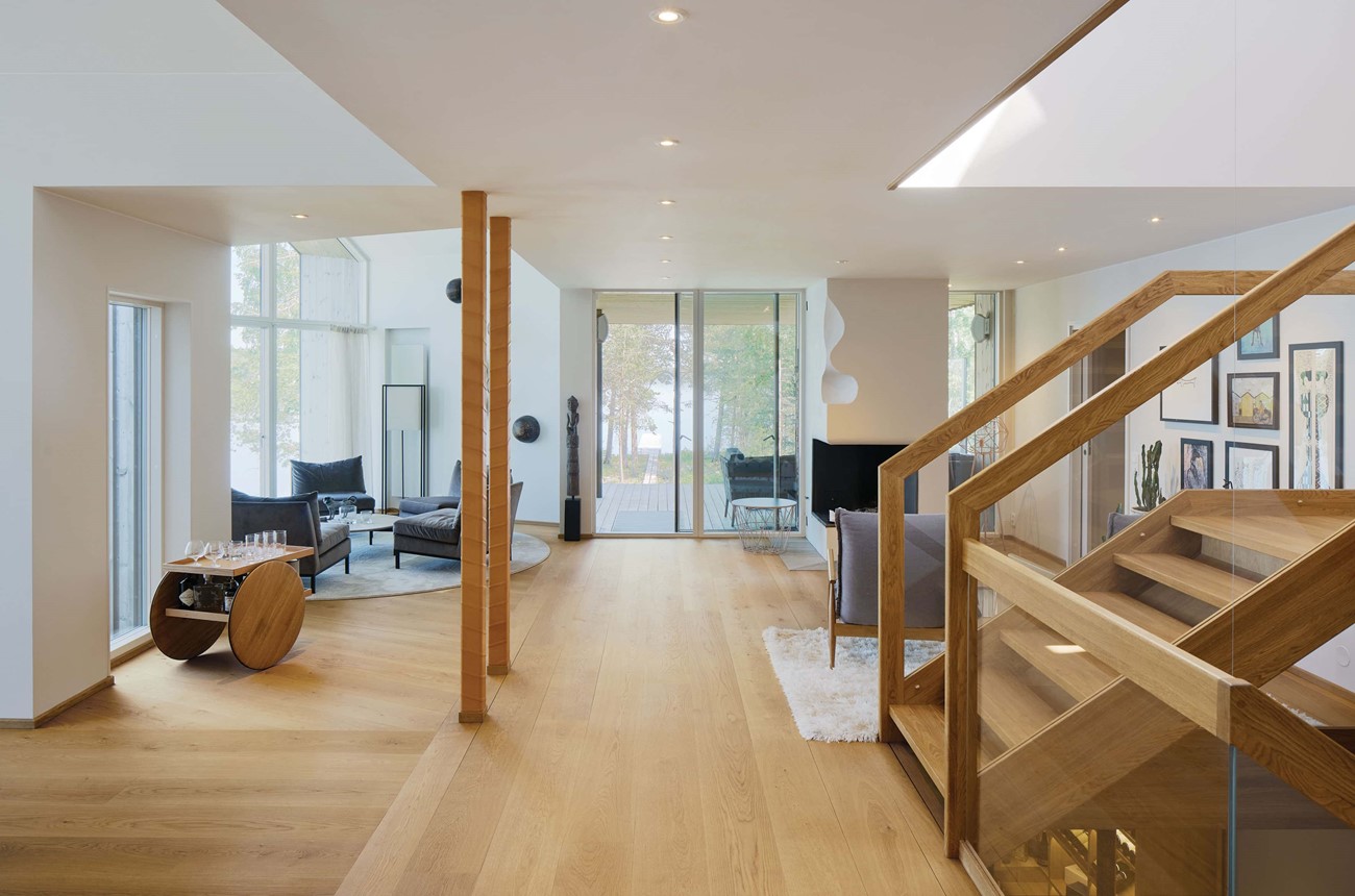oak-flooring_natural-oil_villa-sunnano_oak-living-room_dinesen.jpg