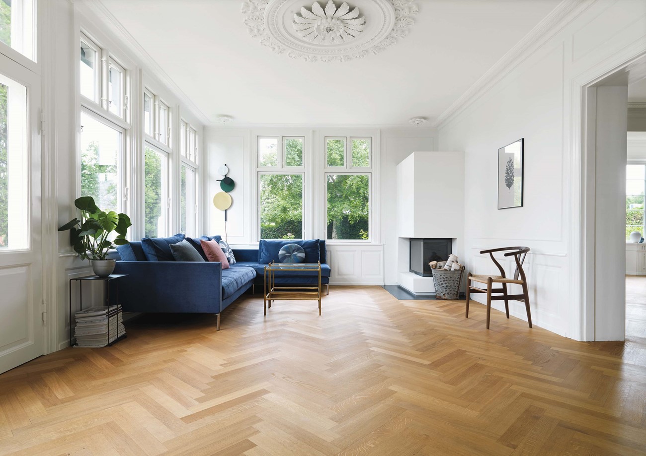oak-herringbone-floor_natural-oil_villa-gentofte_living-room_dinesen.jpg