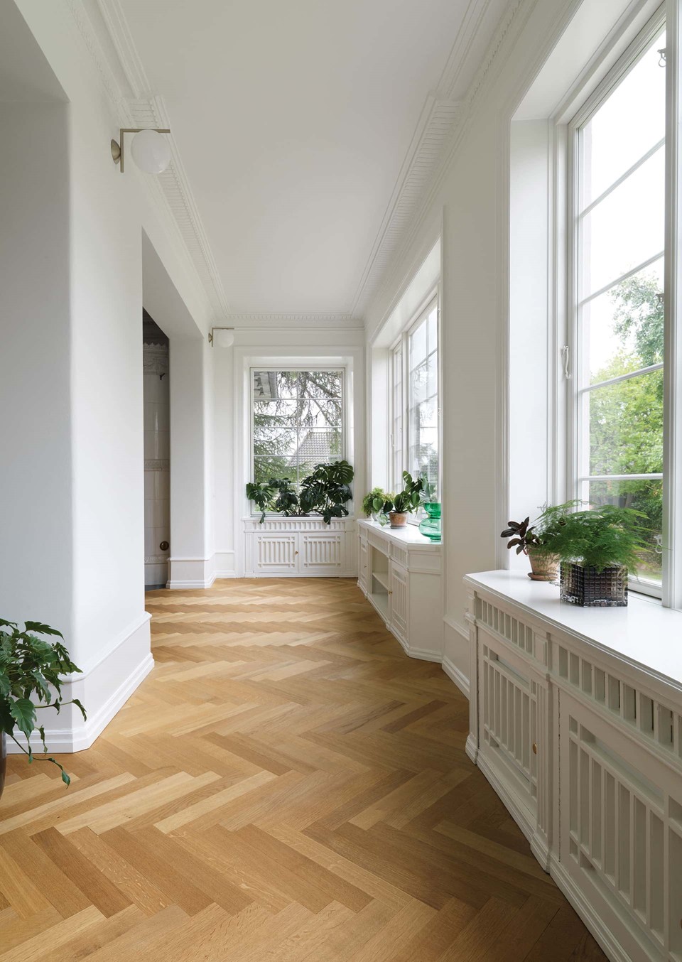 oak-herringbone-floor_natural-oil_villa-gentofte_plants_dinesen.jpg
