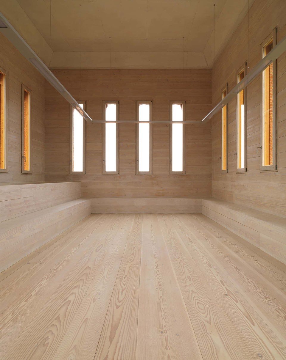 douglas-floor_lye-white-soap_comillas_restoration_dinesen.jpg