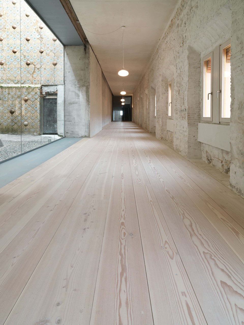 douglas-plank-floor-restoration_lye-white-soap_comillas-university-spain_dinesen.jpg