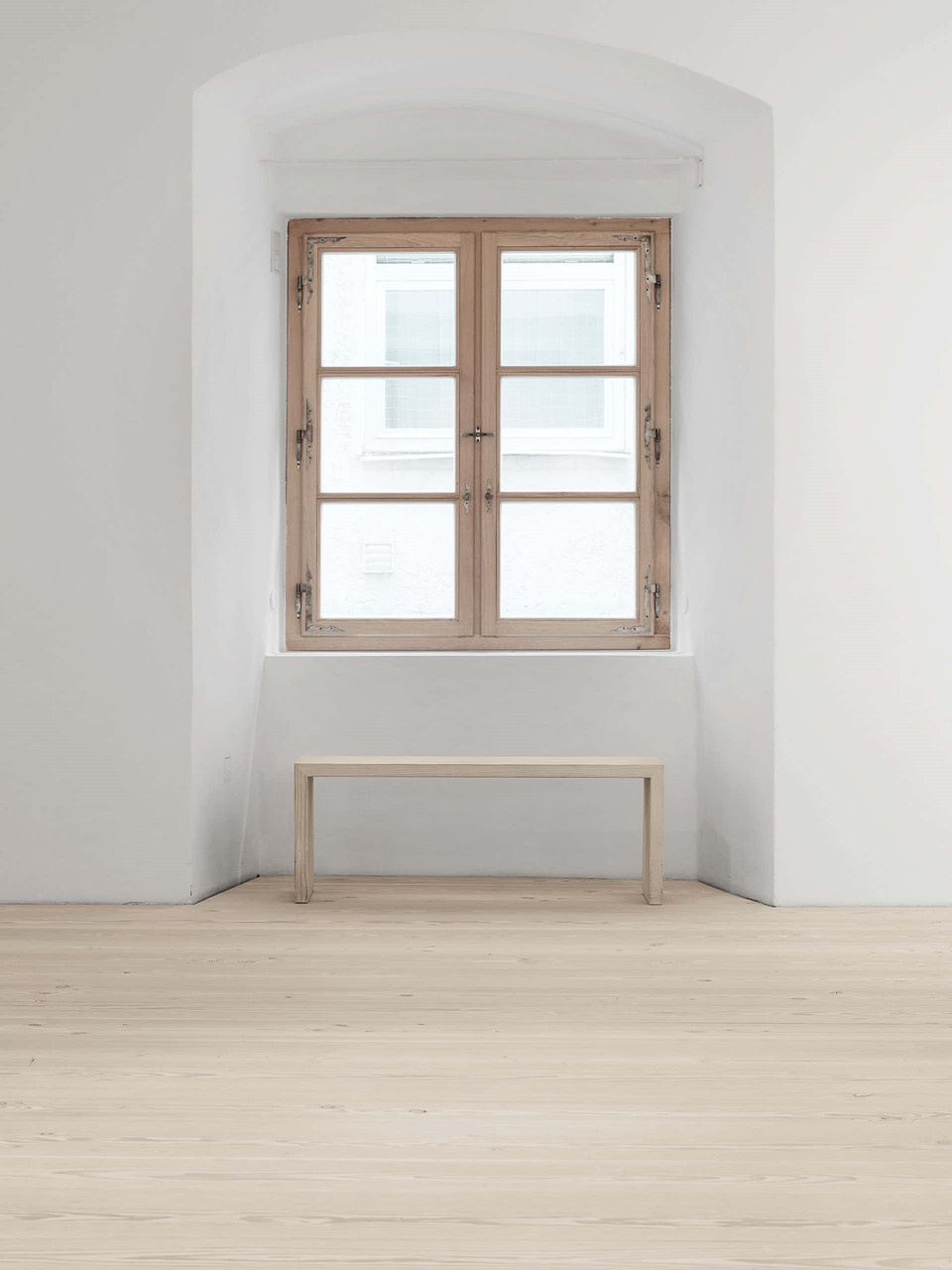 douglas-floor-restoration_lye-natural-soap_stadtmuseum-freising_bench_dinesen.jpg