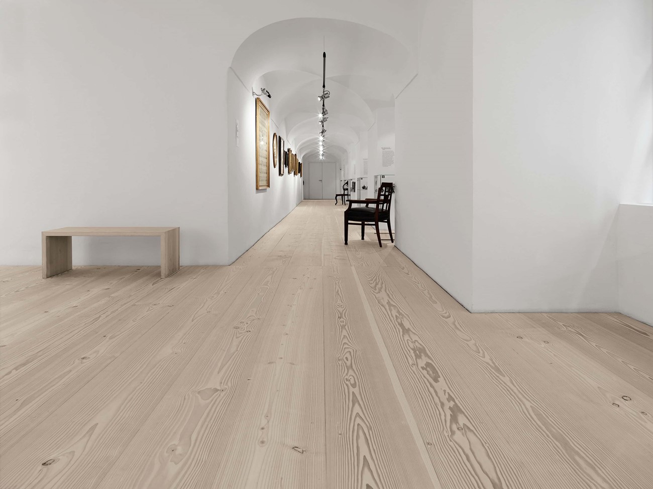 douglas-solid-wood-floorboards_lye-natural-soap_stadtmuseum-freising_dinesen.jpg