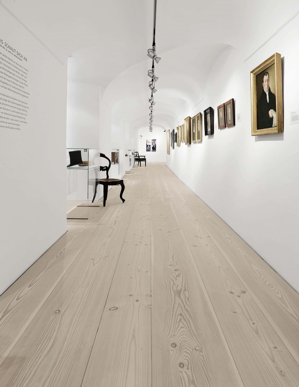 douglas-wood-floorboards_lye-natural-soap_stadtmuseum-freising_dinesen.jpg