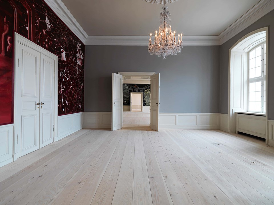 pine-plank-floor-restoration_natural-soap_amailienborg-castle_dinesen.jpg