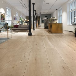 HeartOak-flooring-Fritz-Hansen-CPH-.jpg