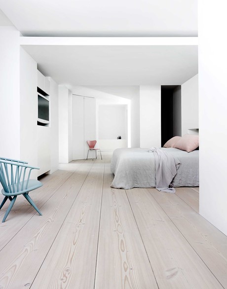 Douglas-floor-Dinesen-home-bedroom-wide-plank-flooring-01.jpg (1)