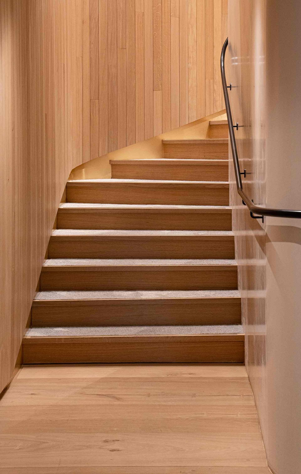 Oak-flooring-Marsan-Dinesen-Wooden-stairs-01.jpg
