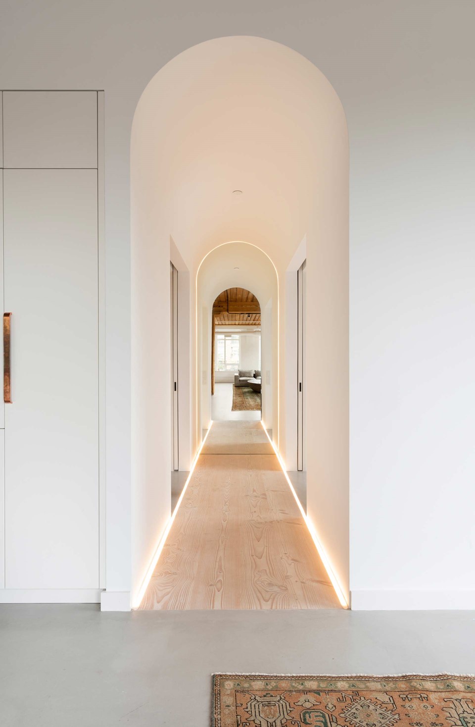 Douglas-floor-Candy-Loft-wooden-hallway-Dinesen-07.jpg