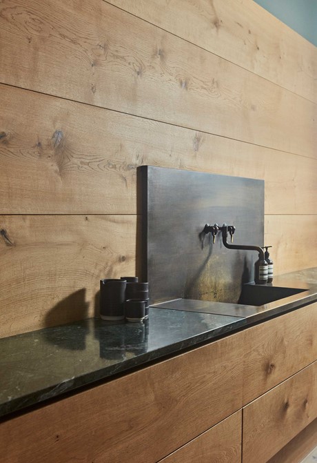 Dinesen-showroom-copenhagen_garde-hvalsøe-kitchen.jpg