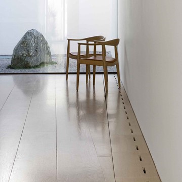Dinesen-installation-video-oak.jpg