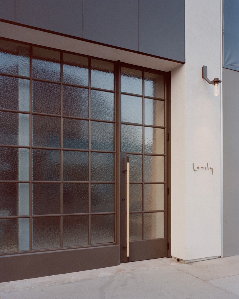 Douglas Classic – F28x350 – 5-7 m – LO and Bona special oil frost-white – Lonely Melrose – USA – Knight Associates – Photo Rory Gardiner – 01.jpg