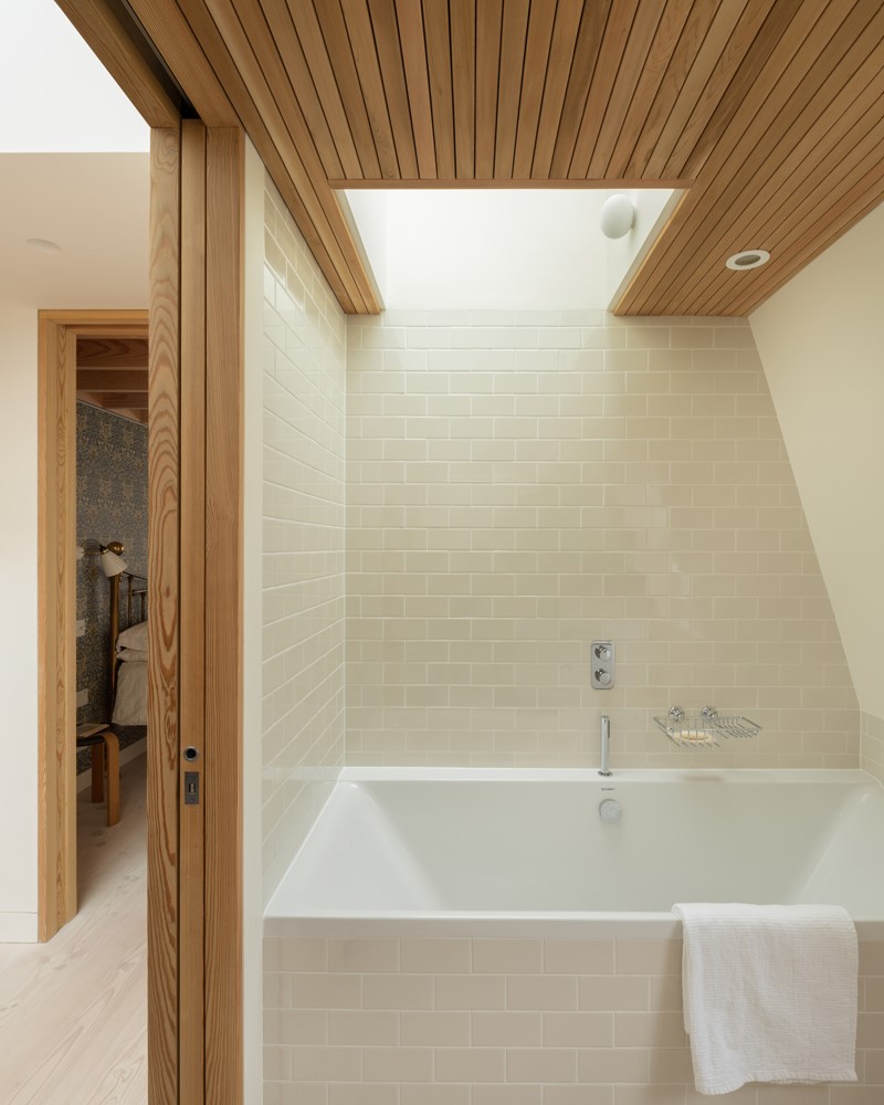 Douglas Natural - MW28x250-300-350 - LWS - Danish Mews House - UK - Neil Dusheiko Architects - Photographer Ståle Eriksen - NOT PR11.jpg