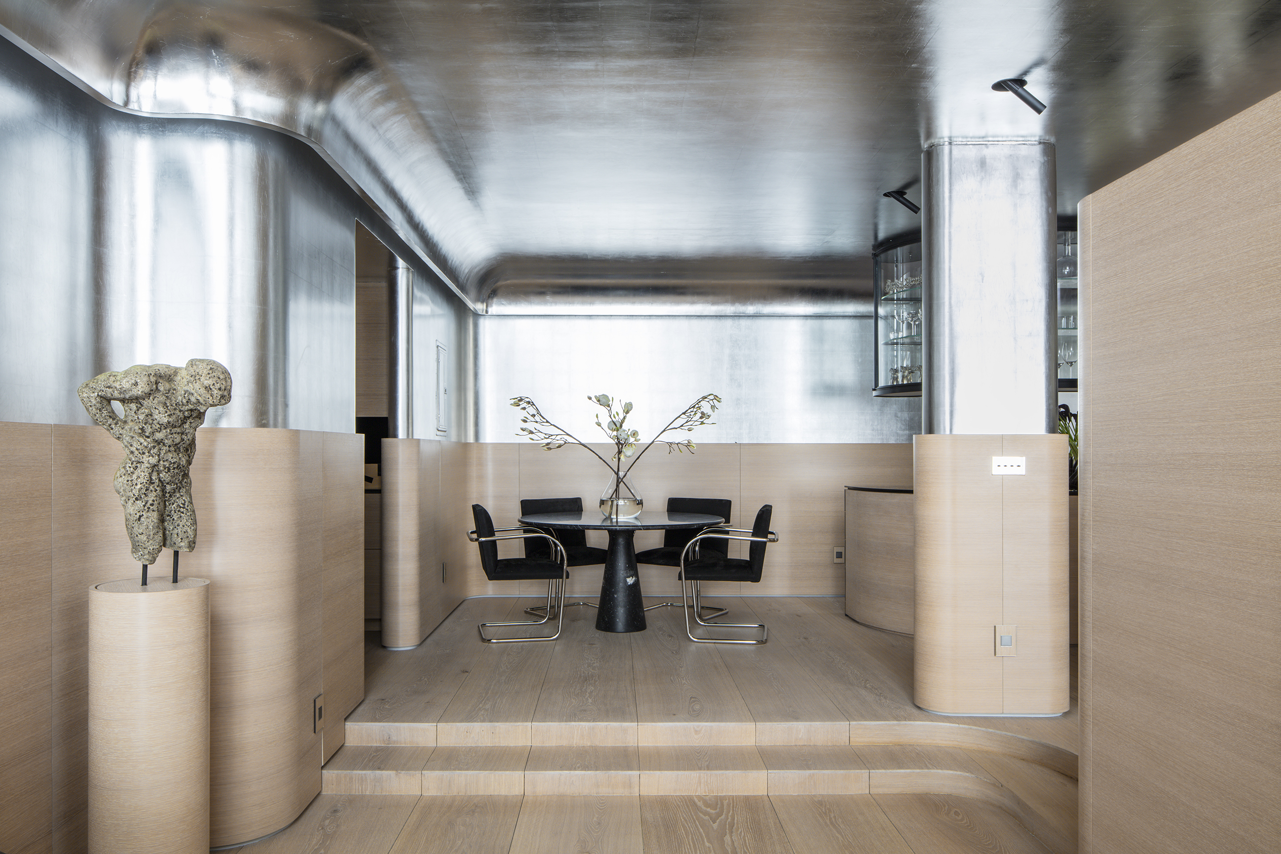 Oak Classic - CW 30x400, 450, 500 - 2-5 m - LO - Art Deco Residence – US – Ghiora Aharoni Design Studio, New York – Photo Aviad Bar-Ness – 02.jpg