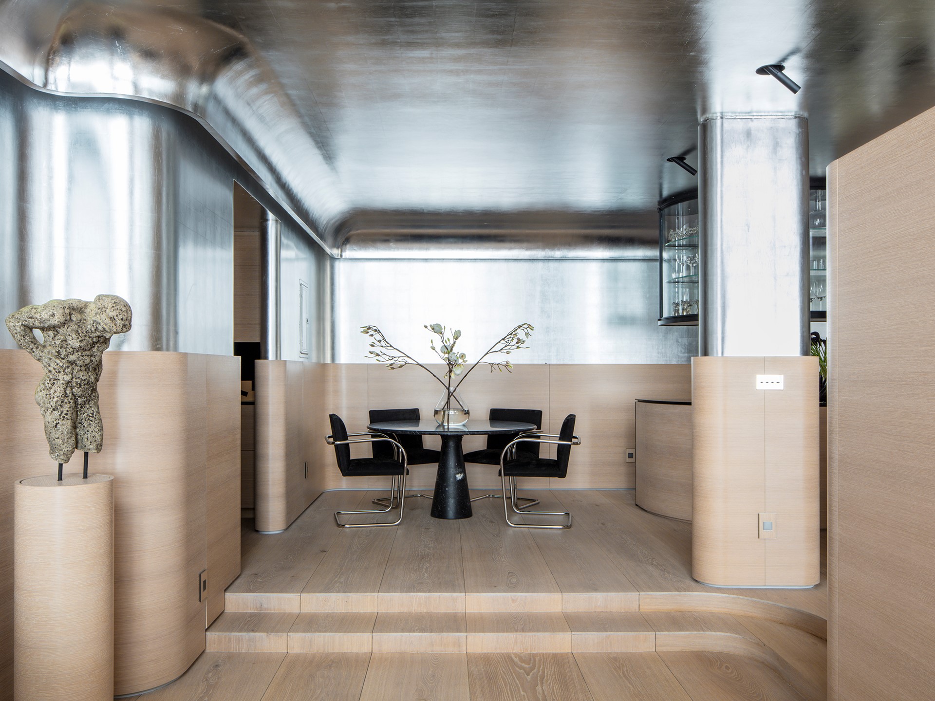 Oak Classic - CW 30x400, 450, 500 - 2-5 m - LO - Art Deco Residence – US – Ghiora Aharoni Design Studio, New York – Photo Aviad Bar-Ness – 02.jpg