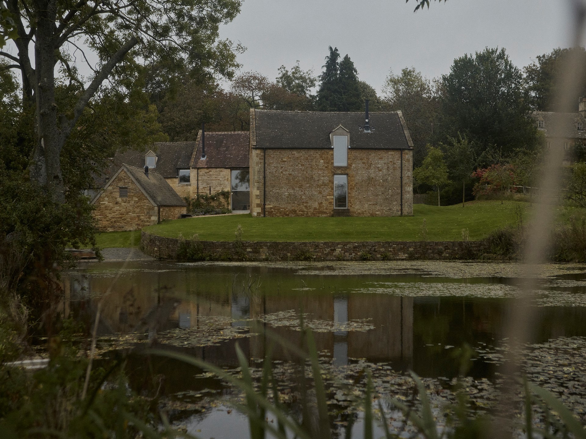 Elm - F30x125-200 - 1-3 m - Home Farm - UK - John Pawson - Photographer Claus Troelsgaard - 05 - PR.jpg