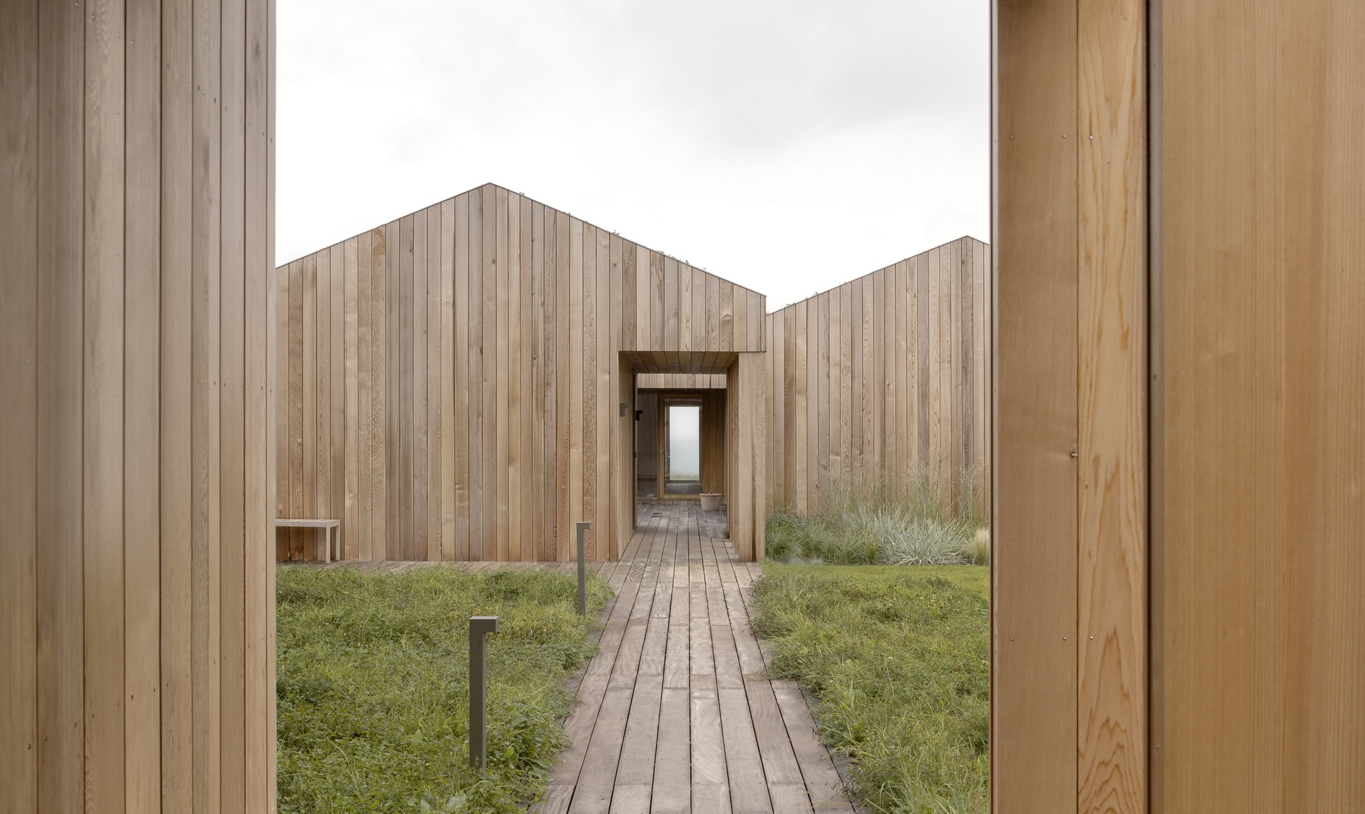 Norm_Architects_HEATHERHILL_BEACH_HOUSE_2023_JBP_01.jpeg