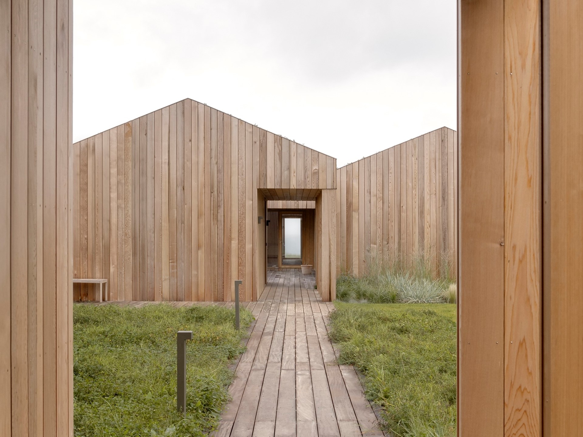 Norm_Architects_HEATHERHILL_BEACH_HOUSE_2023_JBP_01.jpeg