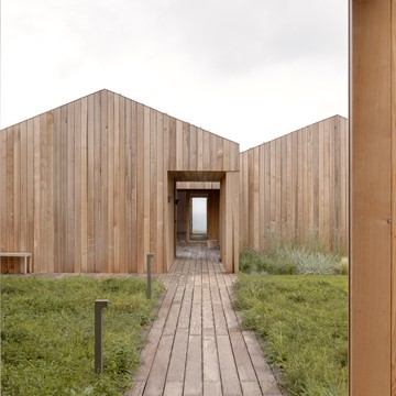 Norm_Architects_HEATHERHILL_BEACH_HOUSE_2023_JBP_01.jpeg